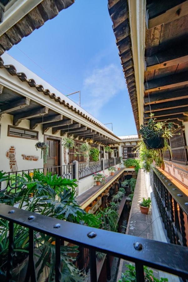 Отель La Quinta Santa Lucia Антигуа-Гватемала Экстерьер фото